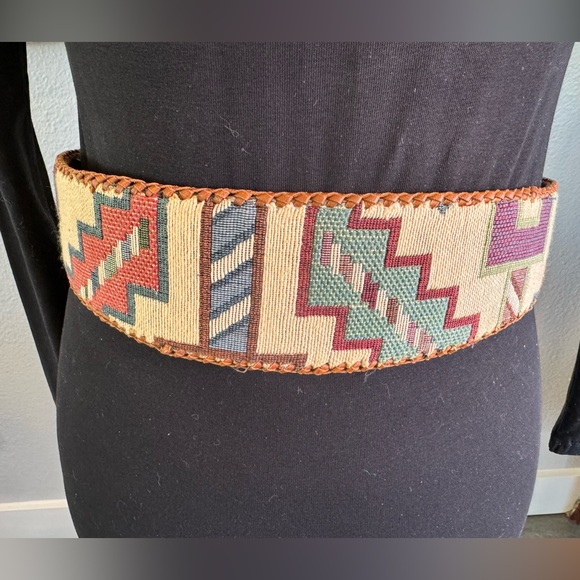 Vintage Aztec Patterned Faux Leather Belt - Picture 5 of 8